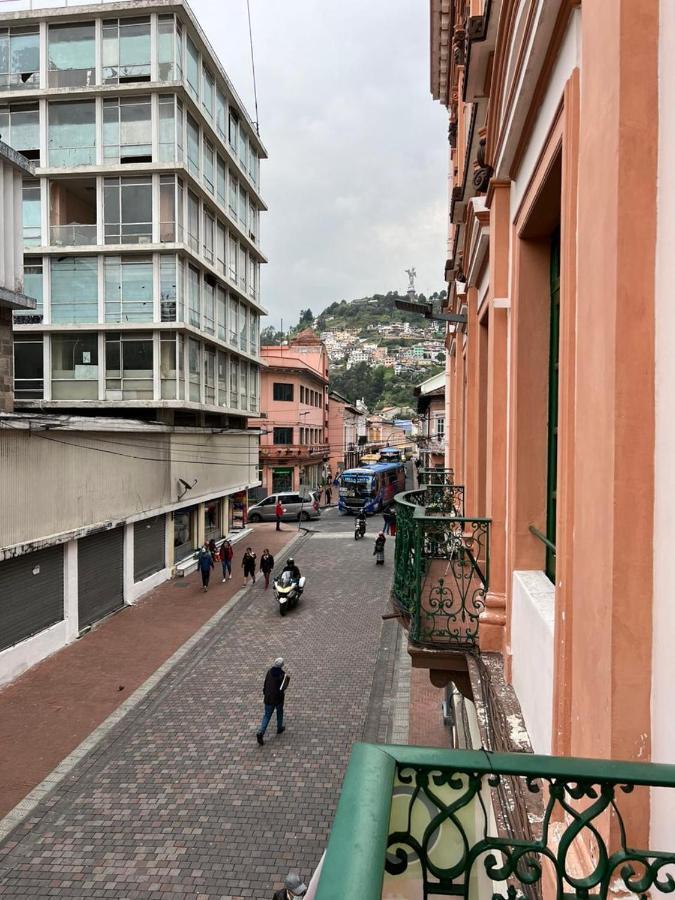 Hostal Victoria Quito Exterior foto