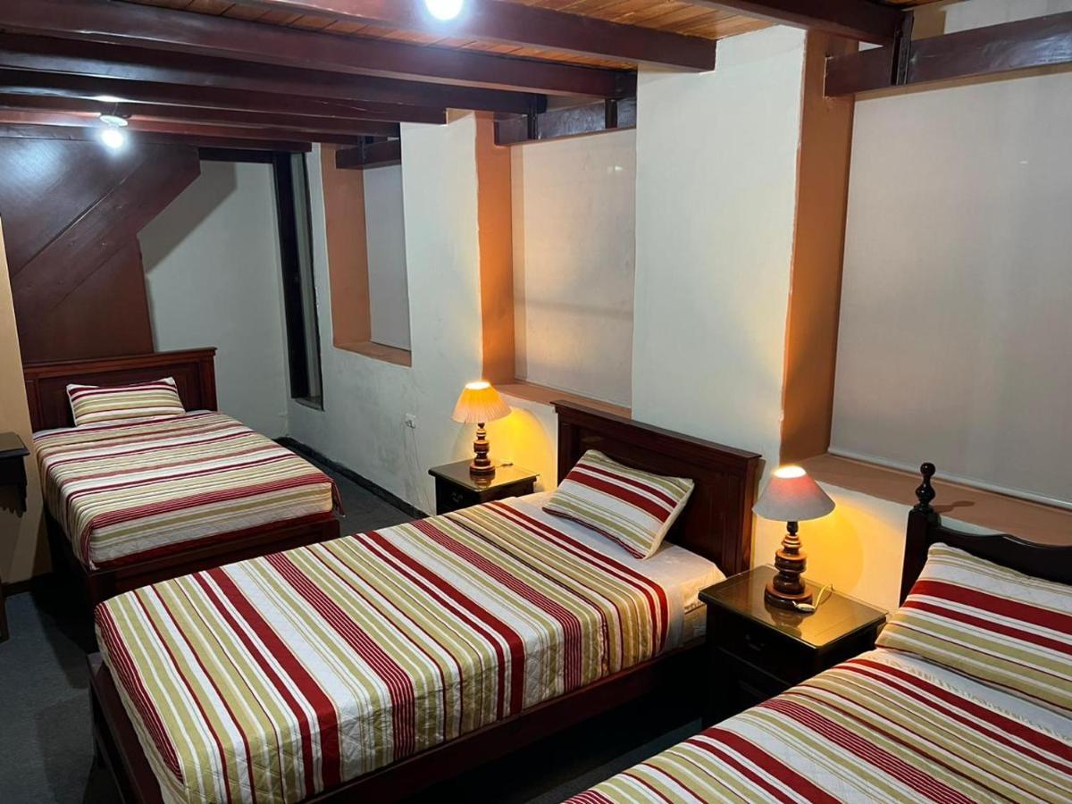 Hostal Victoria Quito Exterior foto