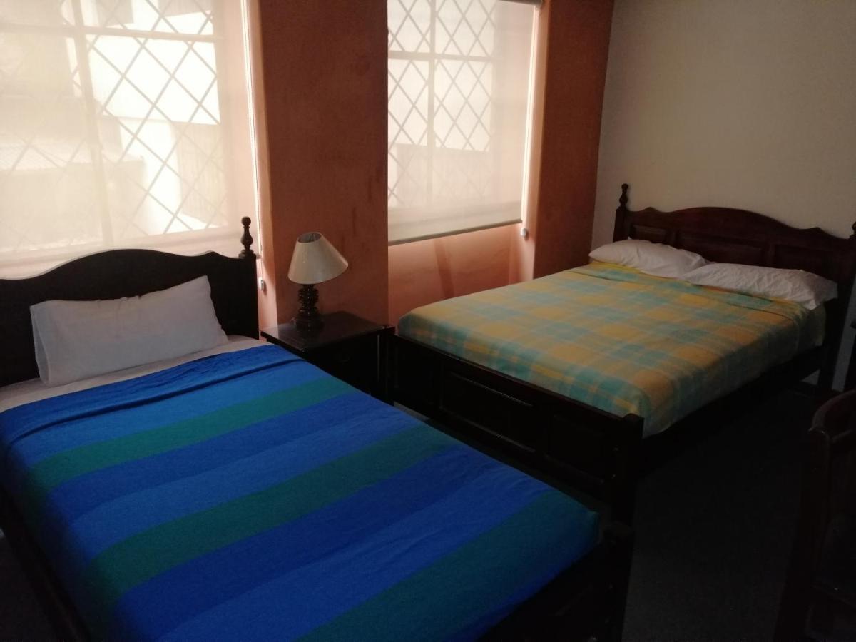 Hostal Victoria Quito Exterior foto