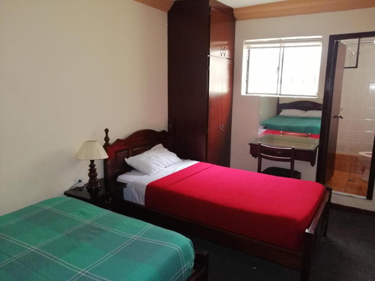 Hostal Victoria Quito Exterior foto