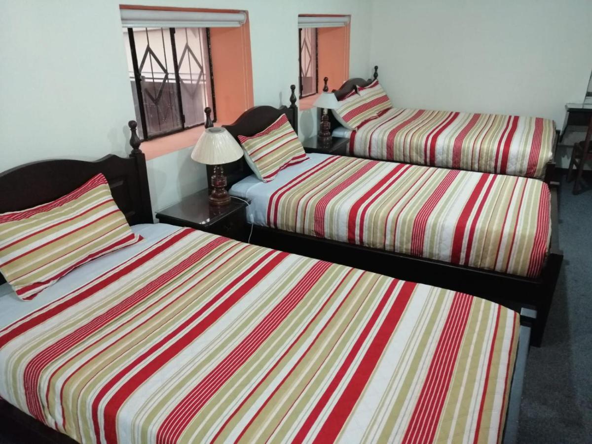 Hostal Victoria Quito Exterior foto