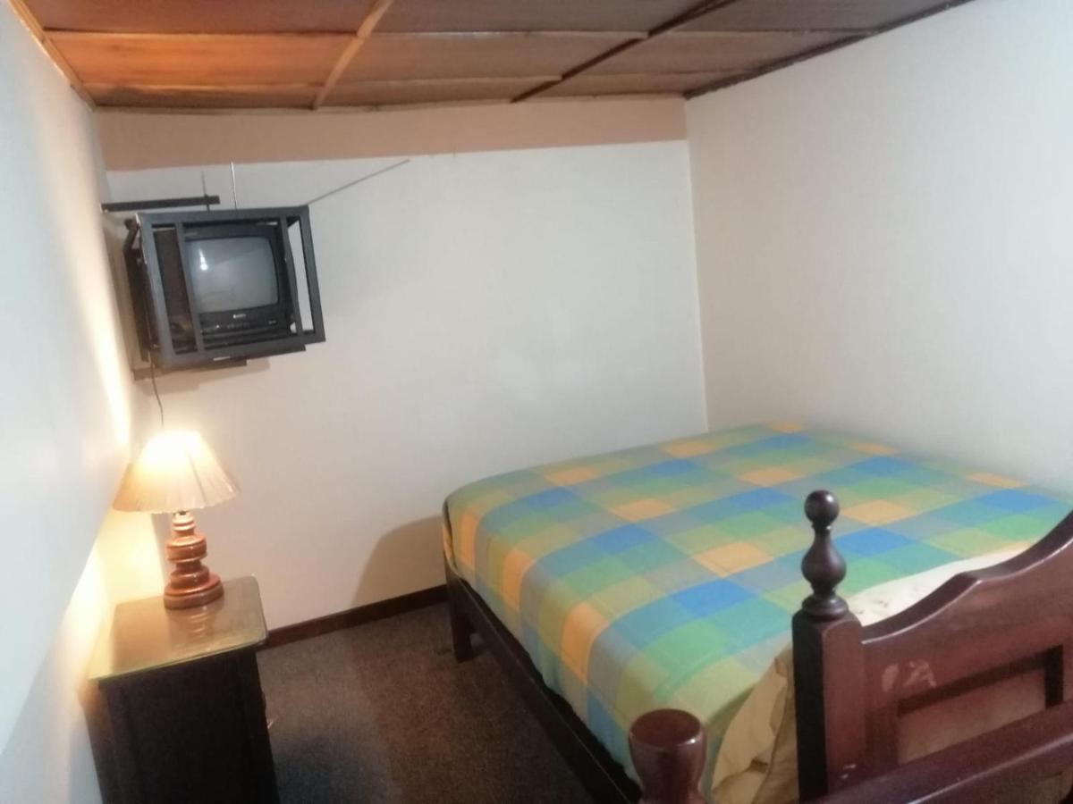 Hostal Victoria Quito Exterior foto